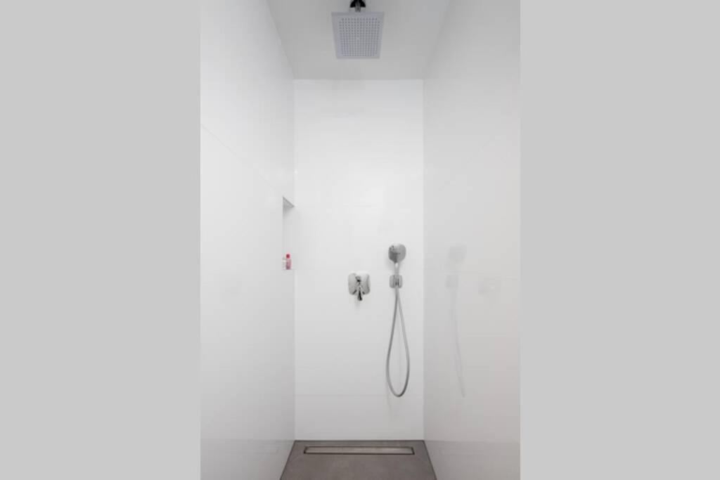 Apartment In **** Yellow